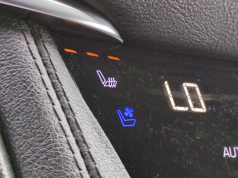 Used 2024 Cadillac XT5 Premium Luxury image 22