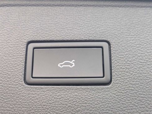 New 2026 Volkswagen Atlas Peak Edition image 15