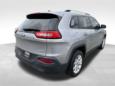 Used 2018 Jeep Cherokee Latitude Plus image 7