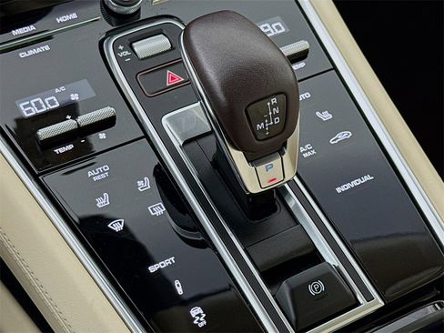 Used 2023 Porsche Panamera Platinum Edition image 22
