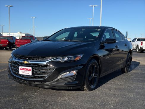 Used 2024 Chevrolet Malibu LT image 2