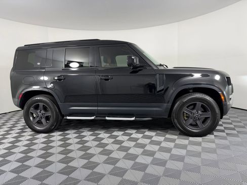 Used 2023 Land Rover Defender 110 S image 8