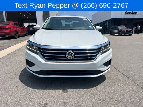 Used 2020 Volkswagen Passat 2.0T SEL FWD image 2