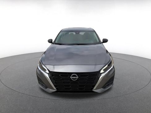 Used 2025 Nissan Altima 2.5 SV FWD image 4