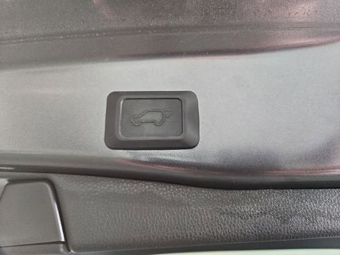 Used 2023 Toyota RAV4 XLE Premium image 34