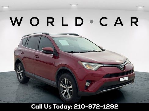 Used 2018 Toyota RAV4 XLE image 1