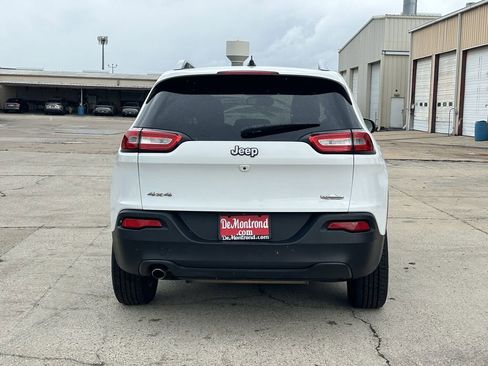Used 2015 Jeep Cherokee Latitude AWD/4WD image 6