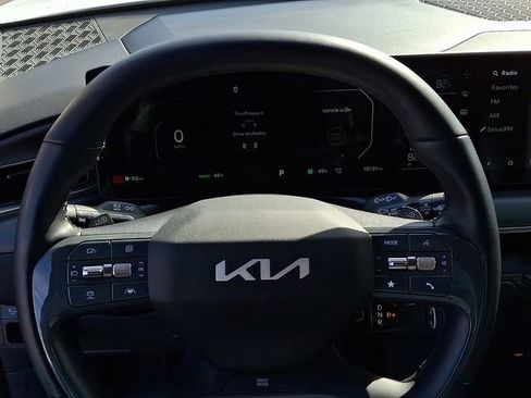 Used 2026 Kia EV9 Light image 25