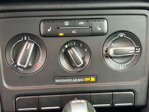 Used 2012 Volkswagen Beetle Turbo FWD image 14