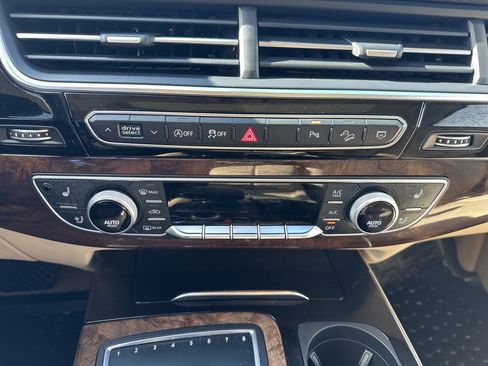 Used 2018 Audi Q7 3.0T Prestige image 4