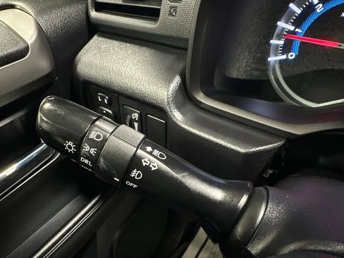 Used 2015 Toyota 4Runner SR5 AWD/4WD image 21