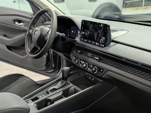 Certified 2025 Honda Accord SE image 20