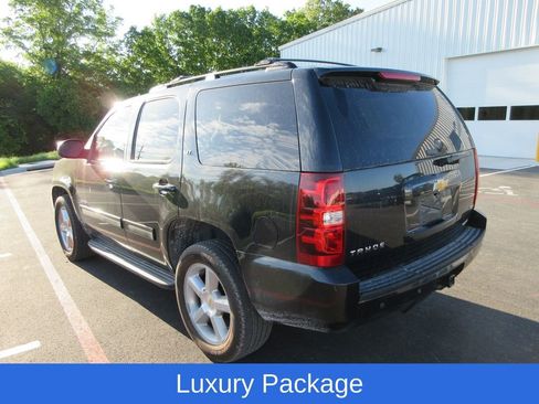 Used 2012 Chevrolet Tahoe LT w/ Luxury Package AWD/4WD image 3