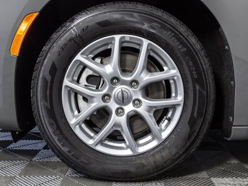 Used 2022 Chrysler Pacifica Touring-L FWD image 46