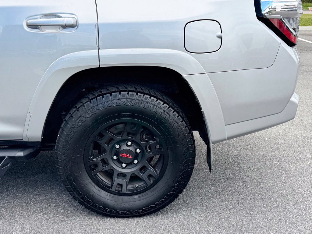 Used 2019 Toyota 4Runner SR5 RWD image 32