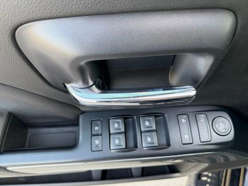 Used 2018 Chevrolet Silverado 1500 LT image 13