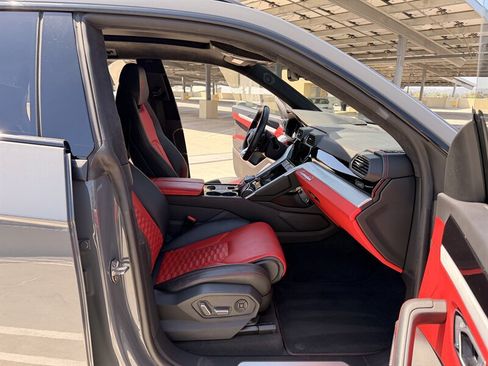 Used 2021 Lamborghini Urus AWD/4WD image 25