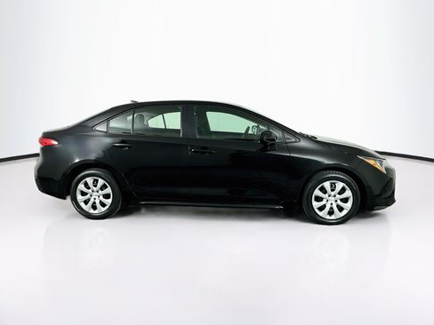 Used 2025 Toyota Corolla LE FWD image 10