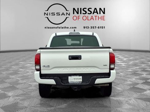 Used 2020 Toyota Tacoma SR image 27