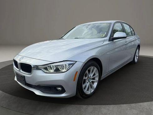 Used 2018 BMW 320i xDrive Sedan w/ Convenience Package image 1