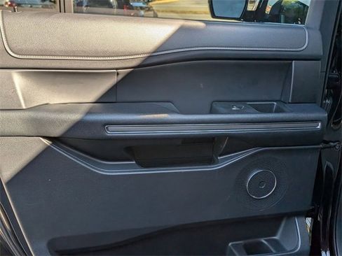 Used 2024 Ford Expedition Max XLT image 25