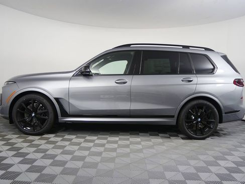 Used 2026 BMW X7 M60i image 6