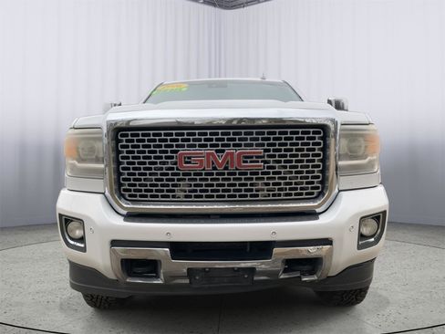 Used 2016 GMC Sierra 2500 Denali w/ Duramax Plus Package image 2