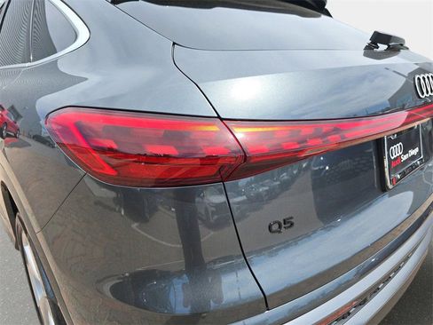 Certified 2025 Audi Q5 2.0T Premium Plus w/ Premium Plus image 34