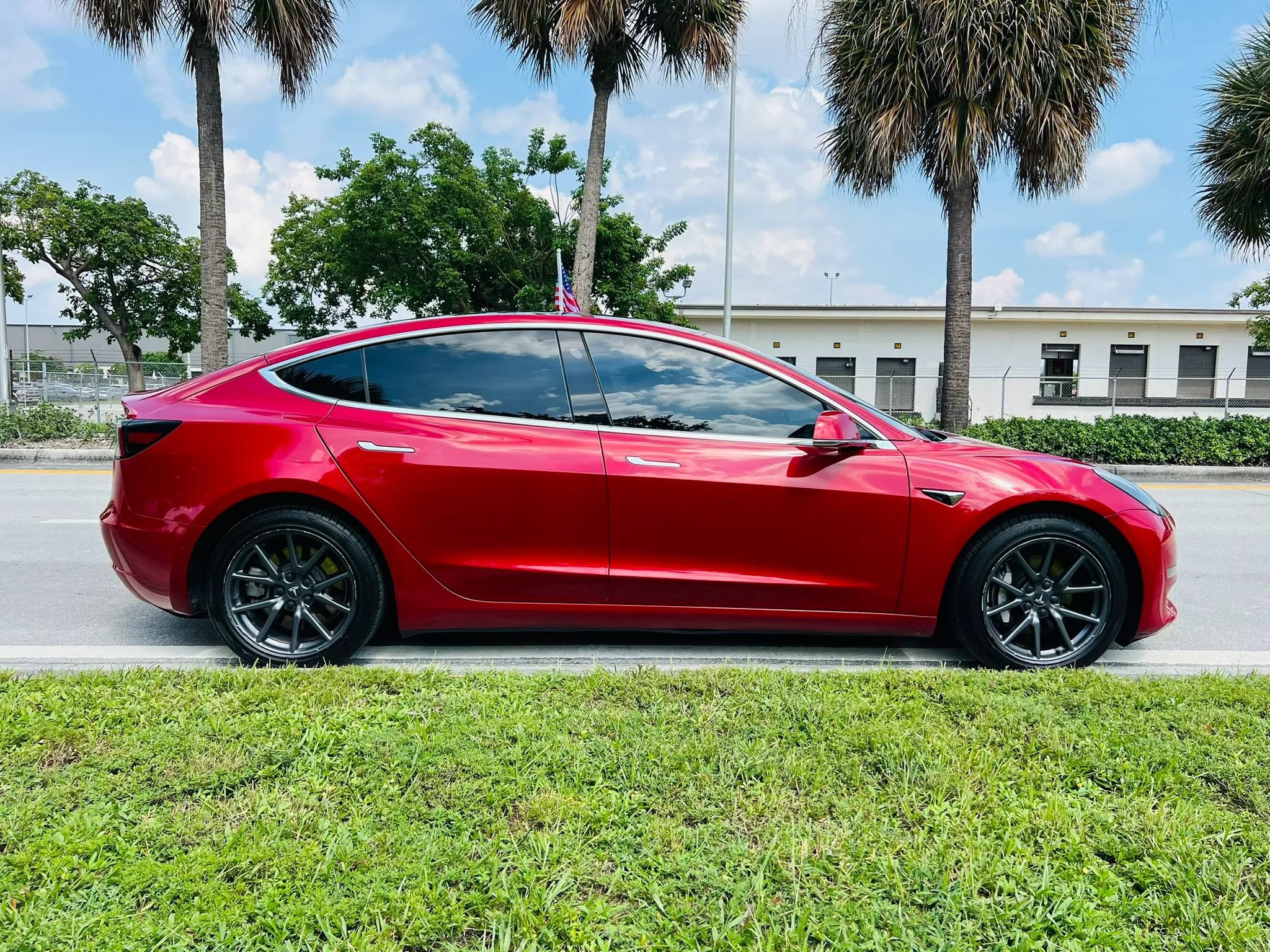 Used 2018 Tesla Model 3 Long Range RWD image 6