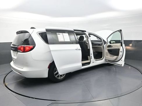 Used 2024 Chrysler Voyager LX FWD image 37