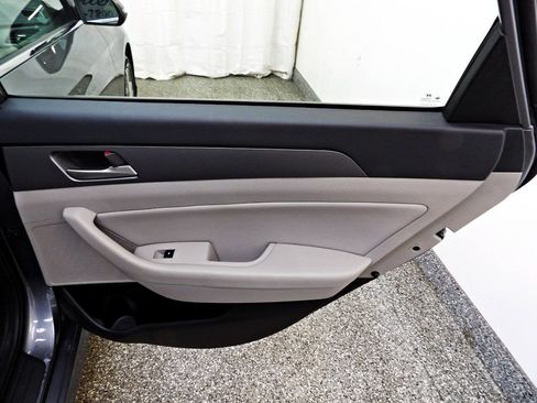 Used 2018 Hyundai Sonata SEL FWD image 12
