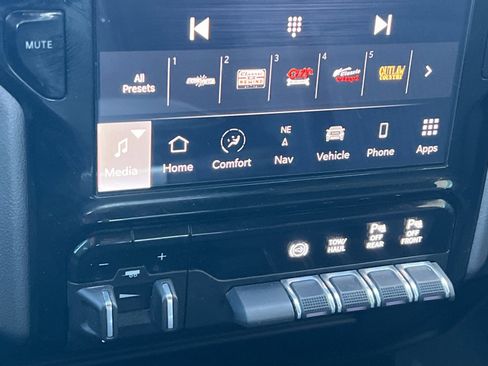 Used 2024 RAM 3500 Big Horn w/ Sport Appearance Package image 22