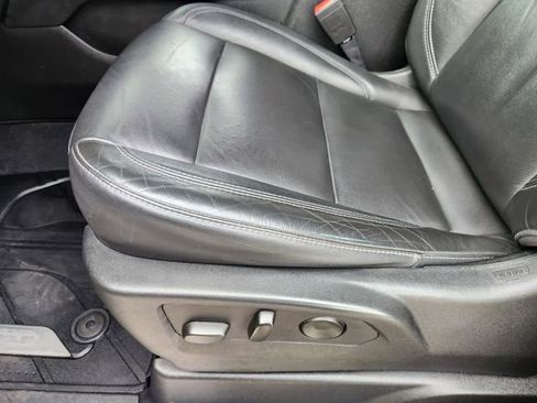 Used 2021 Chevrolet Tahoe Z71 image 24