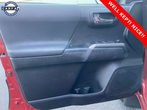 Used 2023 Toyota Tacoma TRD Off-Road image 13