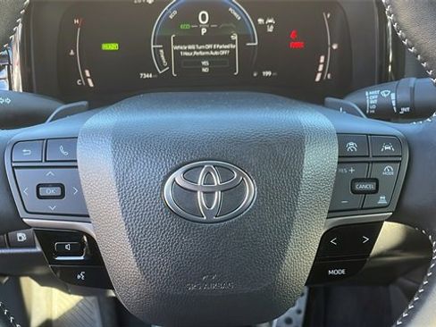 Used 2025 Toyota Camry SE image 10