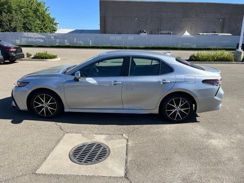 Used 2023 Toyota Camry SE FWD image 8