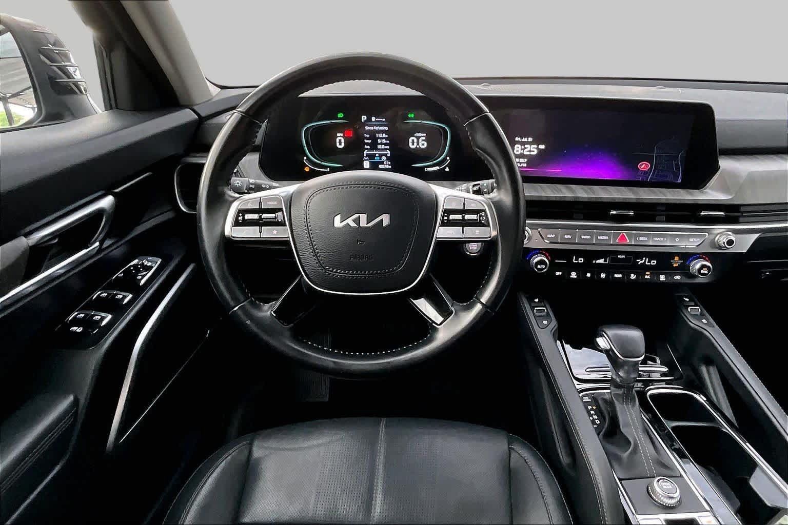Used 2023 Kia Telluride EX w/ EX Captain's Chair Package FWD image 6