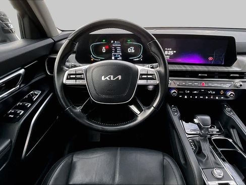 Used 2023 Kia Telluride EX w/ EX Captain's Chair Package FWD image 6