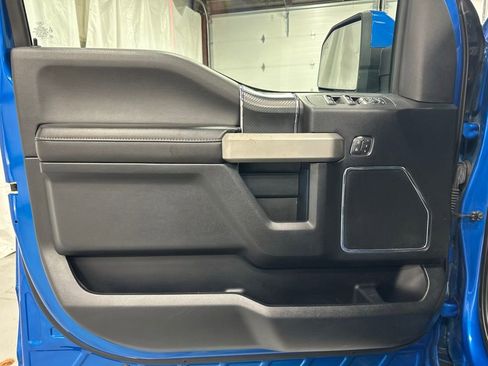 Used 2019 Ford F150 Lariat w/ Equipment Group 502A Luxury AWD/4WD image 8
