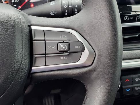 Used 2023 Jeep Compass Latitude AWD/4WD image 13