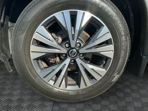 Used 2021 Nissan Rogue SV w/ Premium Package AWD/4WD image 14