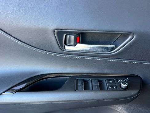 Certified 2024 Toyota Venza LE image 13