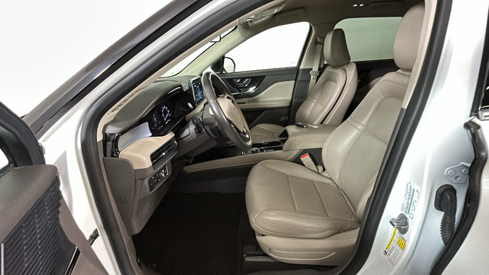 Used 2021 Lincoln Corsair AWD w/ Equipment Group 101A image 14