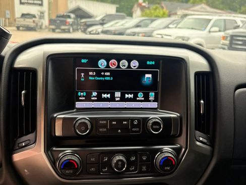 Used 2018 Chevrolet Silverado 1500 LT w/ All Star Edition AWD/4WD image 12