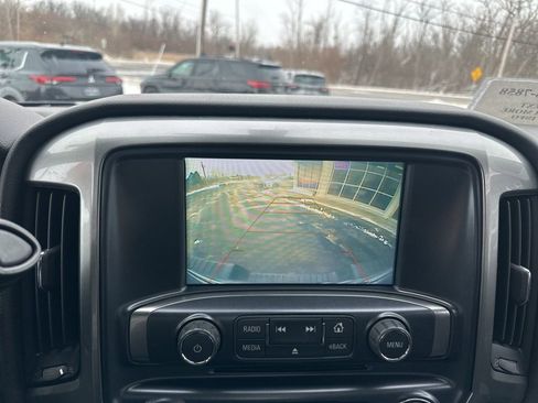 Used 2018 Chevrolet Silverado 1500 LT w/ Midnight Edition image 21