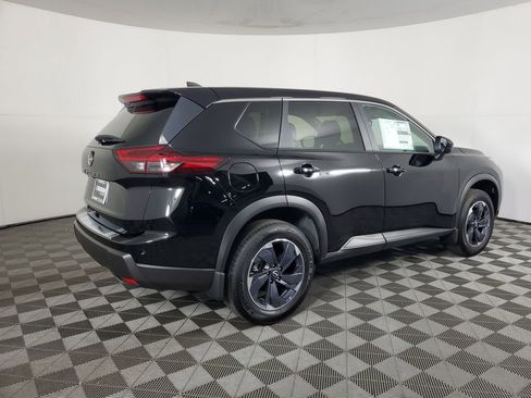 Used 2025 Nissan Rogue SV FWD image 4