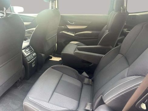 Used 2022 Subaru Ascent Premium w/ Convenience Package AWD/4WD image 16