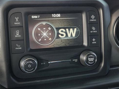 Used 2018 Jeep Wrangler Unlimited Sport image 9