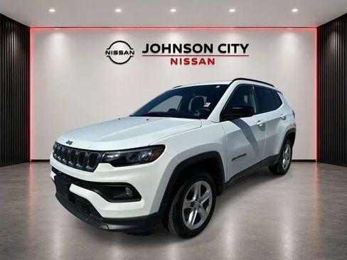 Used 2024 Jeep Compass Latitude AWD/4WD image 8