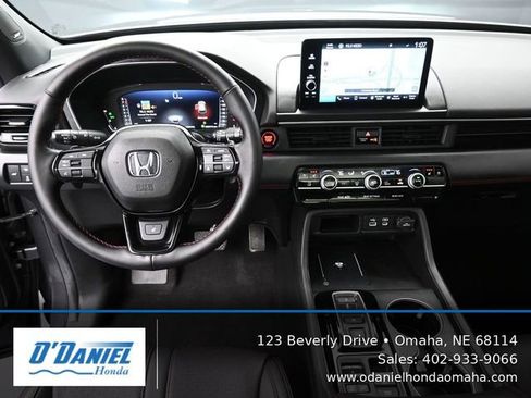 Used 2025 Honda Pilot Black Edition image 26